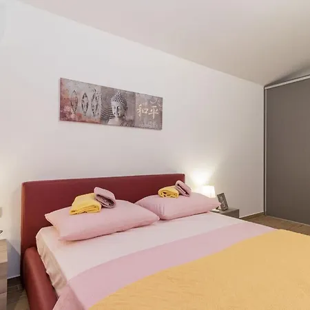 Erica Comfortable Villa Pula